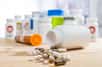 Non soumis aux mêmes exigences que les médicaments, les compléments alimentaires et autres cocktails de vitamines contiennent pourtant des ingrédients loin d’être anodins. Certains peuvent même se révéler dangereux. Voici une liste de ceux dont il faut se méfier.